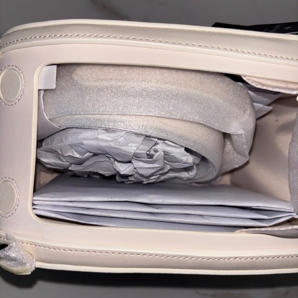 Kate Spade Day Tripper Camper Van Crossbody - Picture 4 of 6